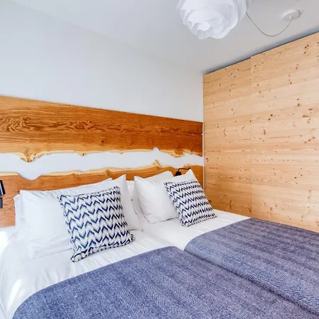 Montagnier B41, Indoor Pool And Lägenhet *