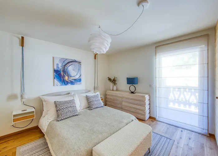 High-end Apartment, Private Pool And Шампери