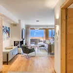 High-end Apartment, Private Pool And